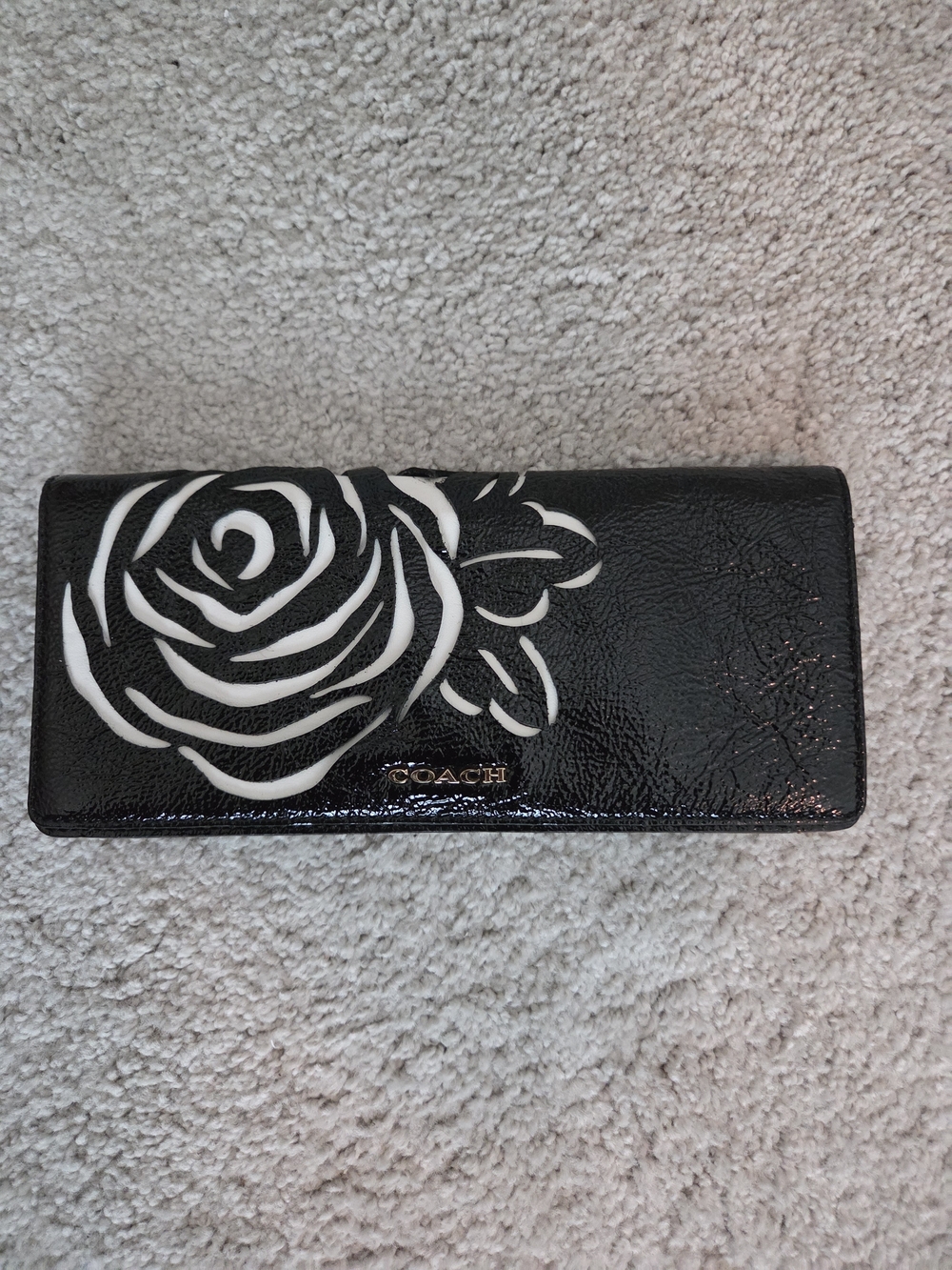 Coach Patent Leather Floral Continental Wallet - Black/White